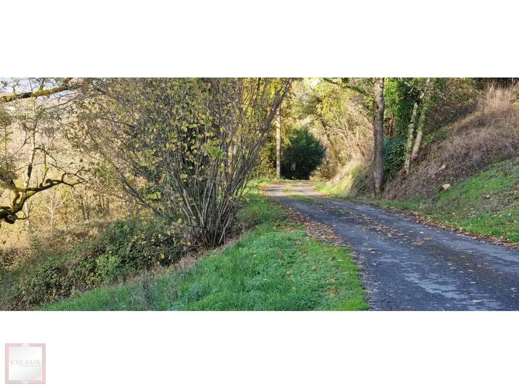 TERRAIN A BATIR SUR SUPERBE VUE A 180 DEGRES