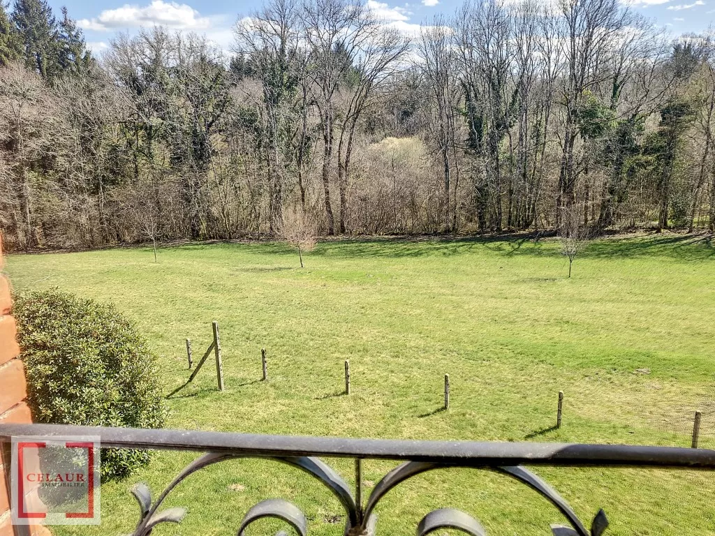 GRANGE AMENAGEE ET MAISON SUR UN TERRAIN DE 13392 M&sup2;