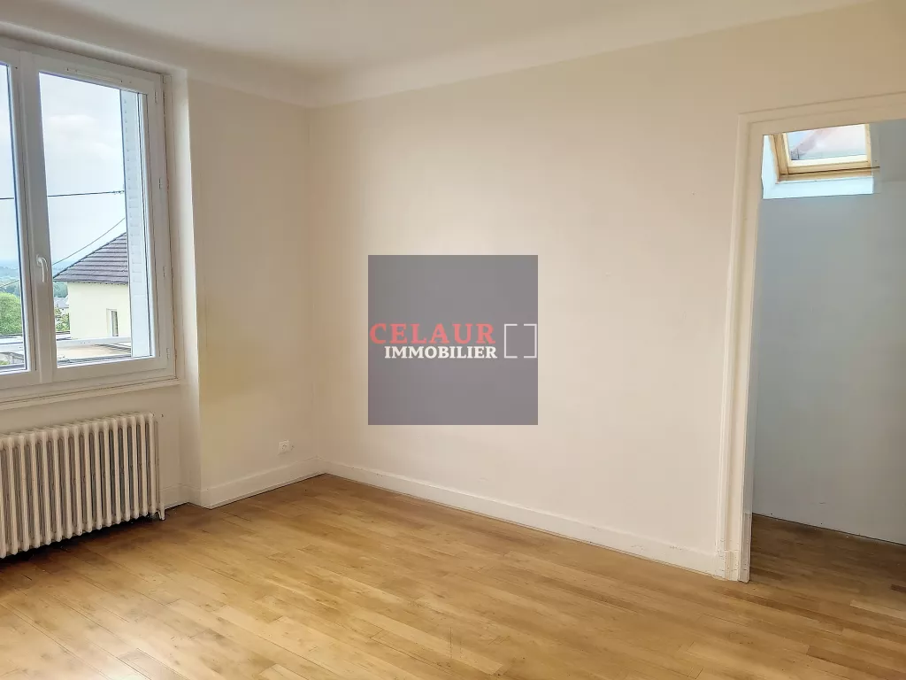 Maison mitoyenne avec jardin