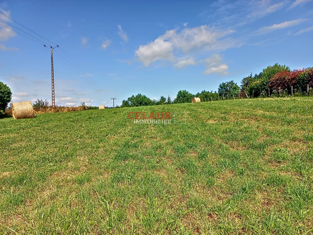 BEAU TERRAIN &Agrave; B&Acirc;TIR