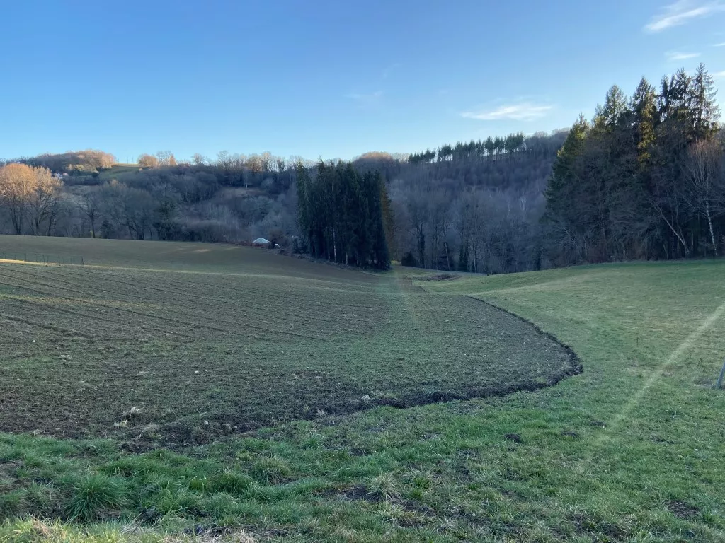 TERRAIN &Agrave; B&Acirc;TIR