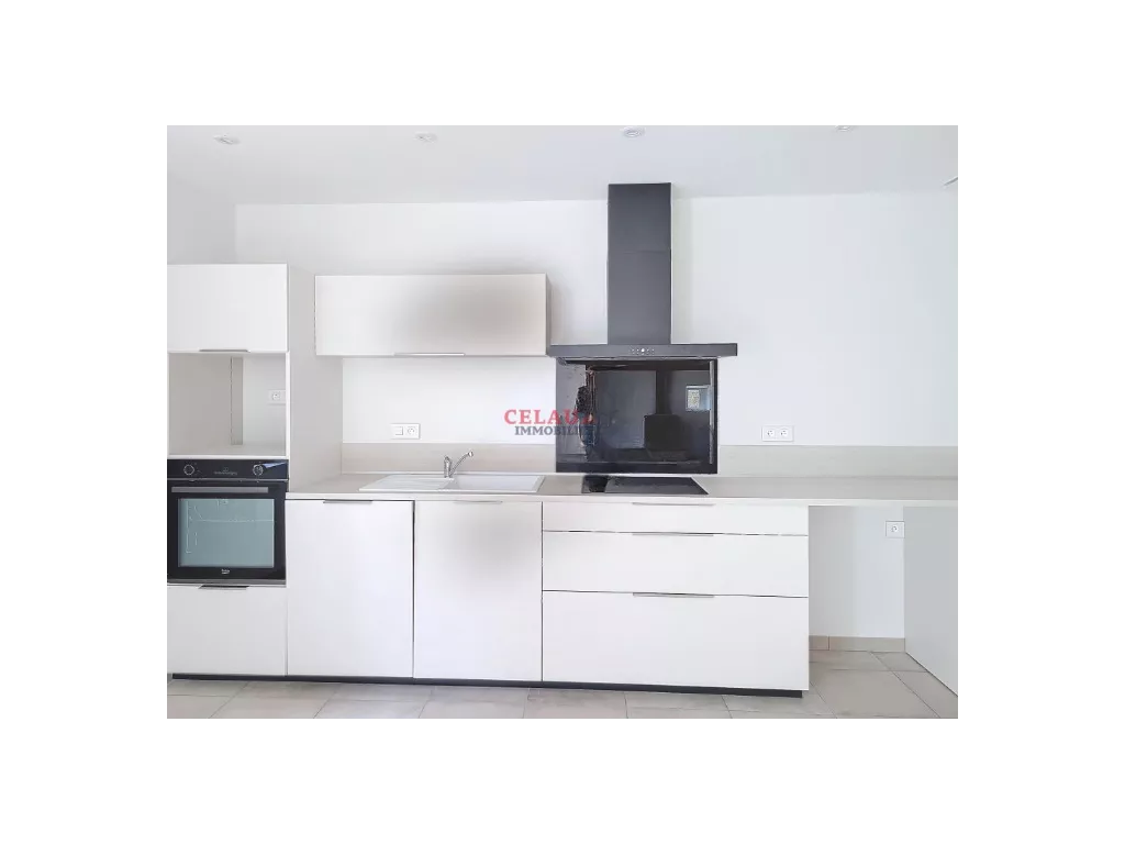 Maison familiale en pierre enti&egrave;rement r&eacute;nov&eacute;e