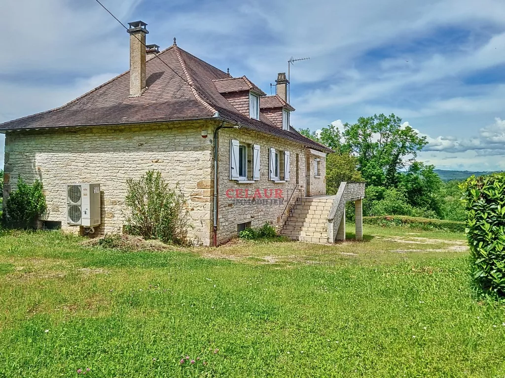 Villa en pierres s&egrave;ches avec vue panoramique .