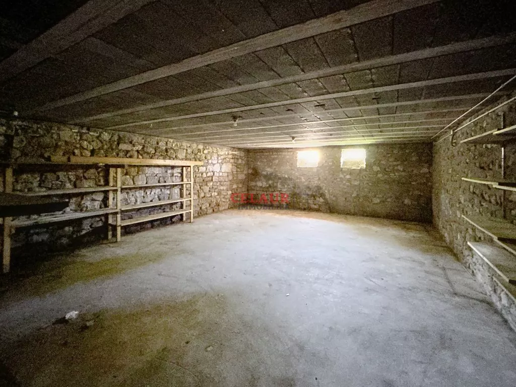 MAISON EN PIERRE DE PLAIN PIED A 2 MN DE BEAULIEU