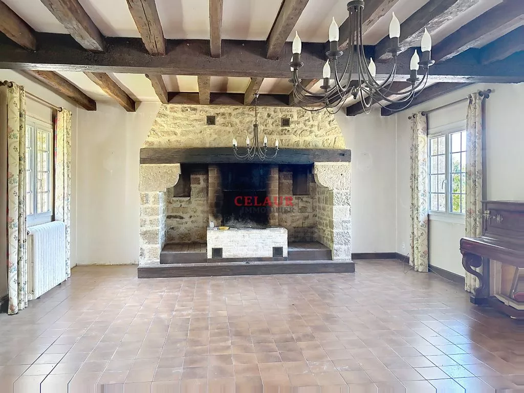 MAISON EN PIERRE DE PLAIN PIED A 2 MN DE BEAULIEU