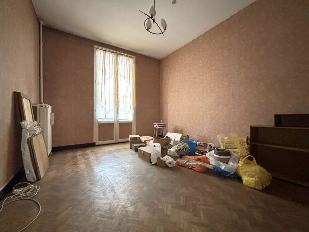 Appartement T3 lumineux &agrave; r&eacute;nover