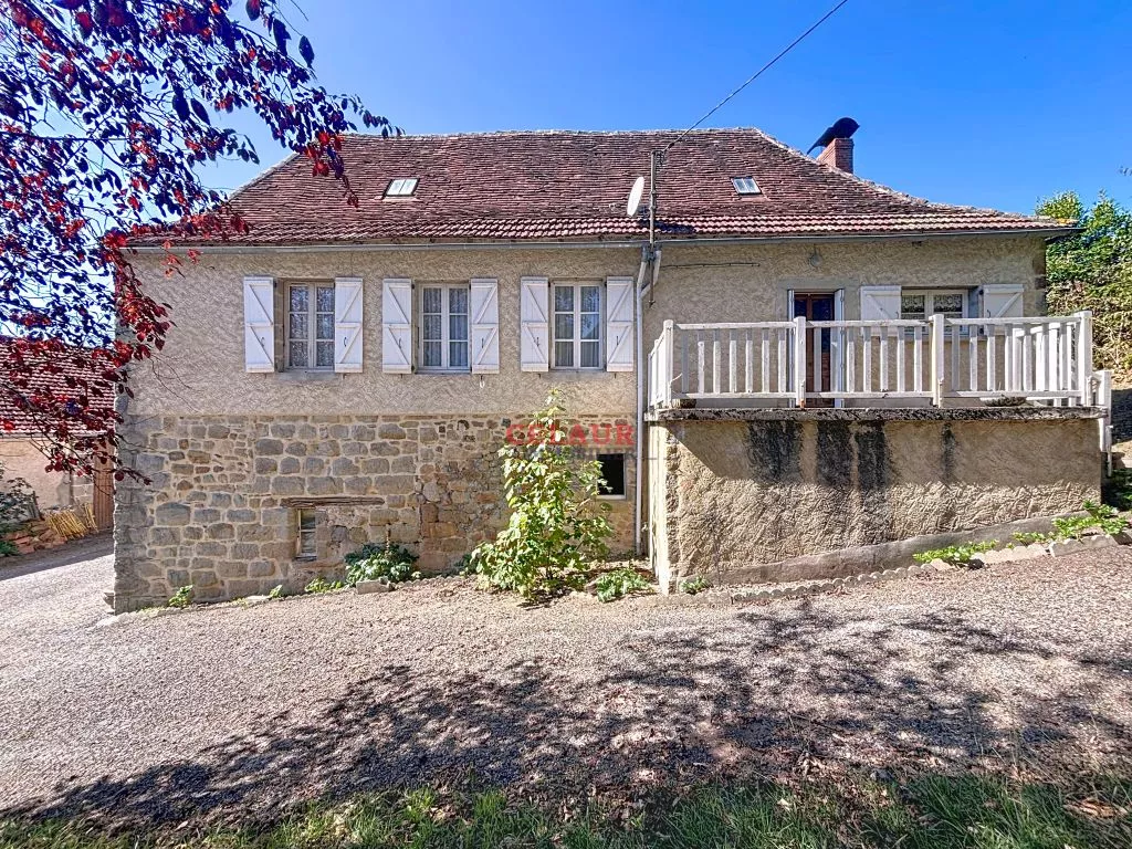 CORPS DE FERME AVEC GITE ET DEPENDANCES SUR 8 HA