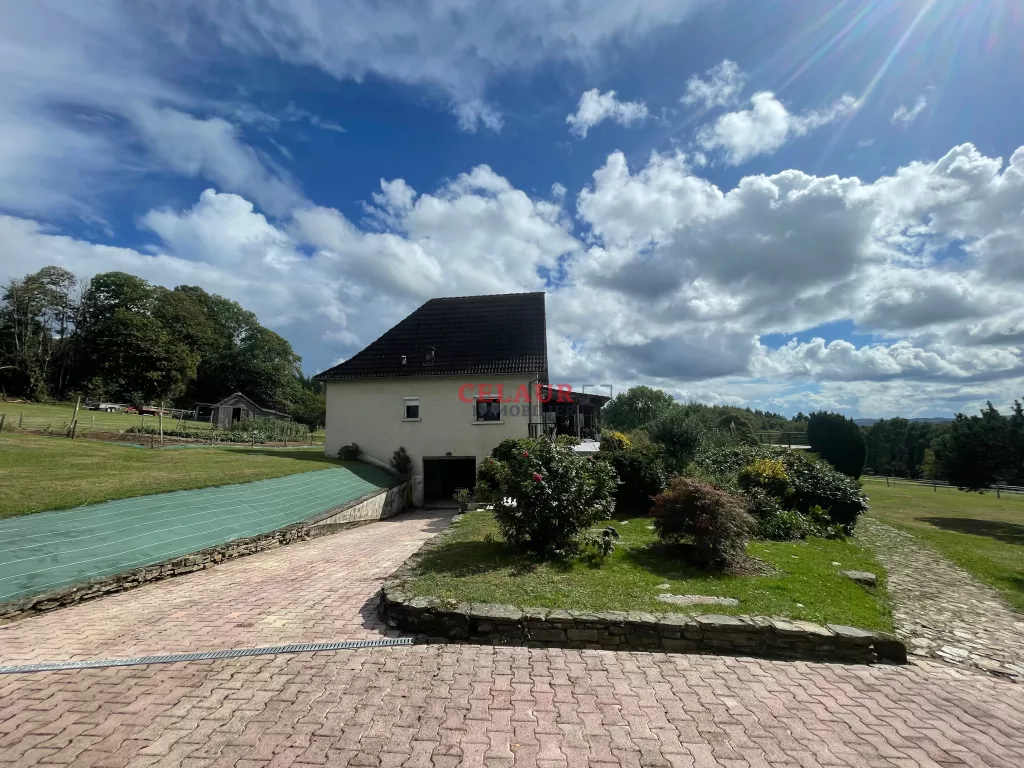 MAISON AVEC PISCINE ET D&Eacute;PENDANCE &Agrave; 15 MINUTES DE TULLE