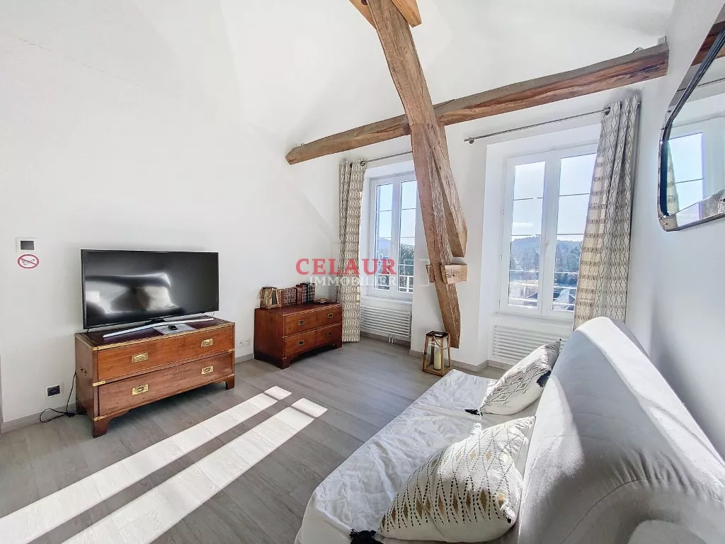 &Eacute;L&Eacute;GANTE MAISON AVEC BELLES PRESTATIONS