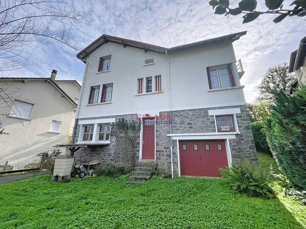 MAISON FAMILIALE &Agrave; LAGUENNE