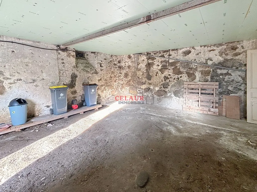 MAISON AVEC 2 APPARTEMENTS JARDIN GARAGES