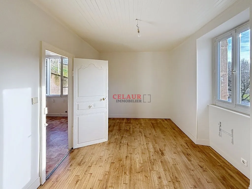 IMMEUBLE DE 2 APPARTEMENTS AVEC JARDIN