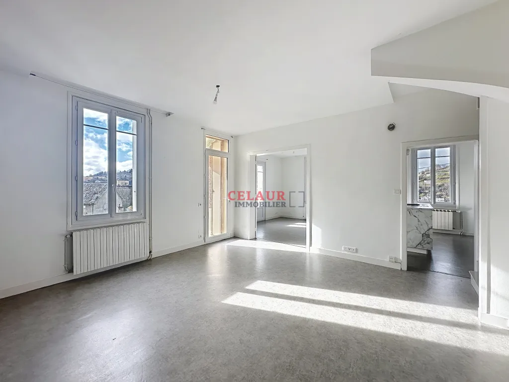 MAISON DE CARACT&Egrave;RE AVEC VUE