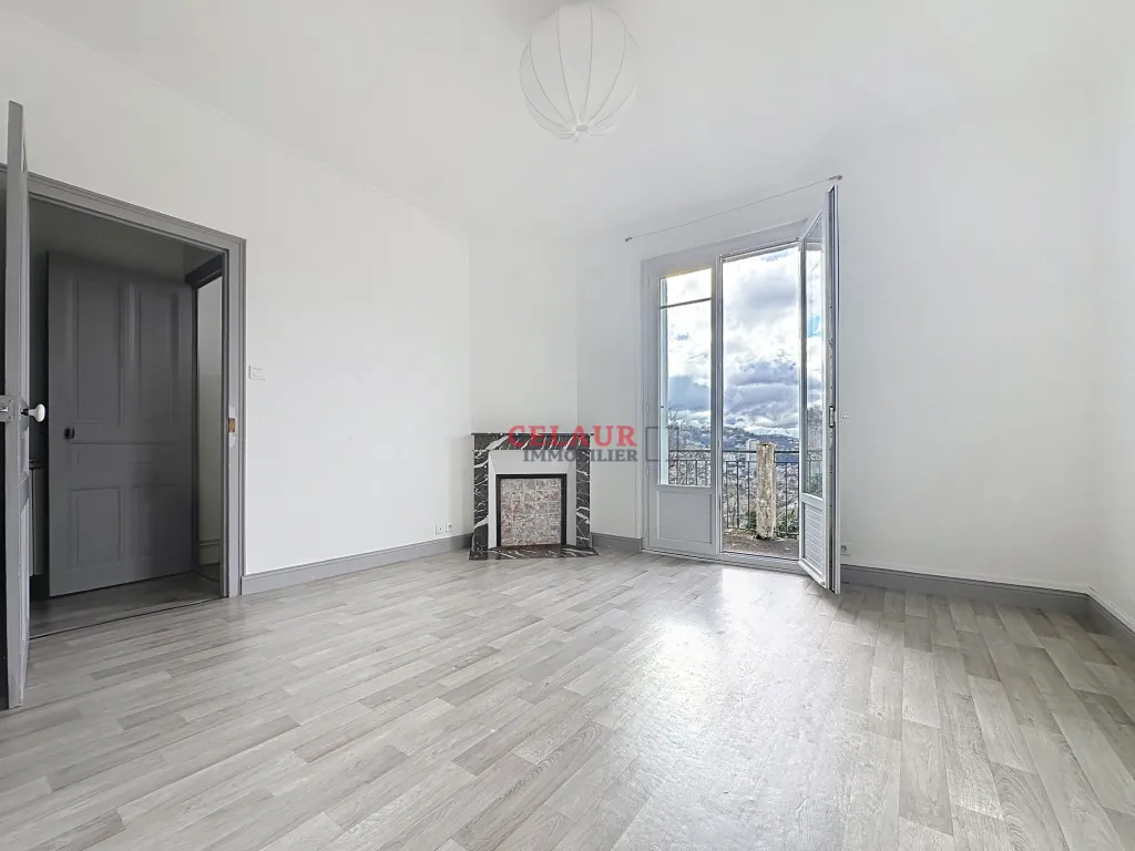 MAISON DE CARACT&Egrave;RE AVEC VUE