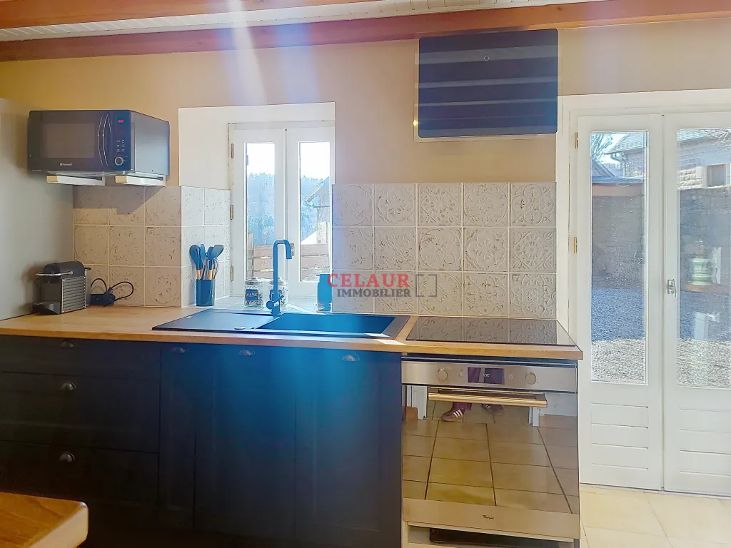 Maison de Bourg en pierre meubl&eacute;e