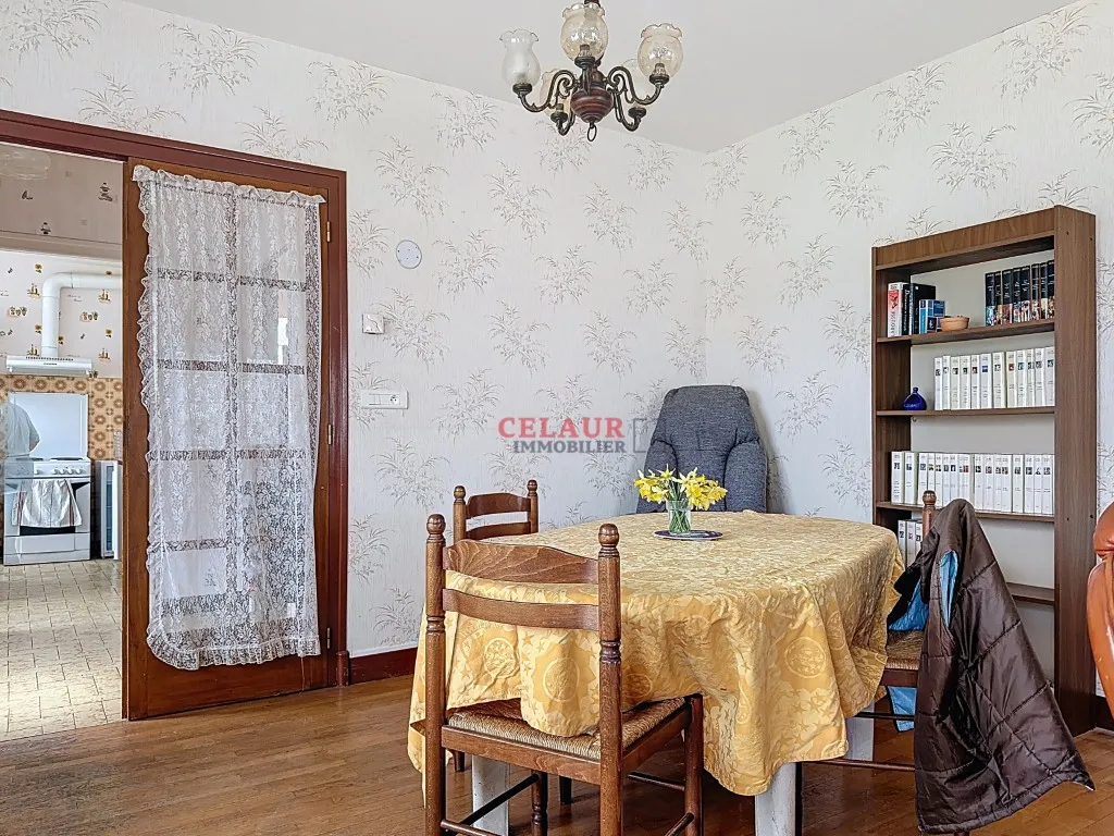 Maison familiale dans un environnement paisible