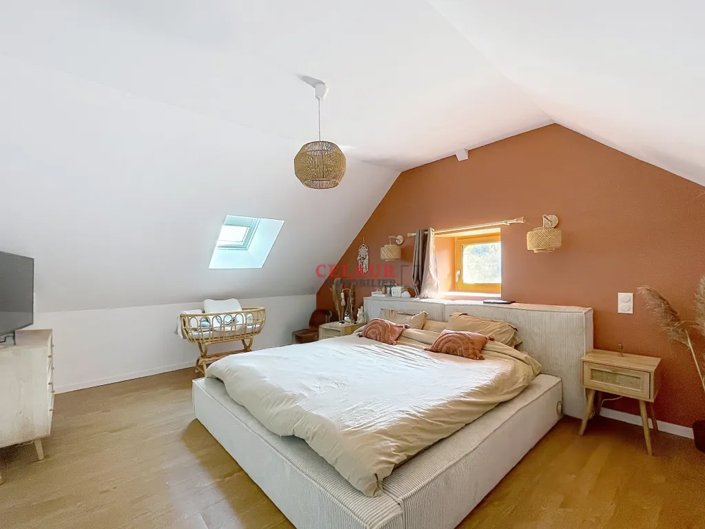 MAISON FAMILIALE R&Eacute;NOV&Eacute;E AVEC VUE