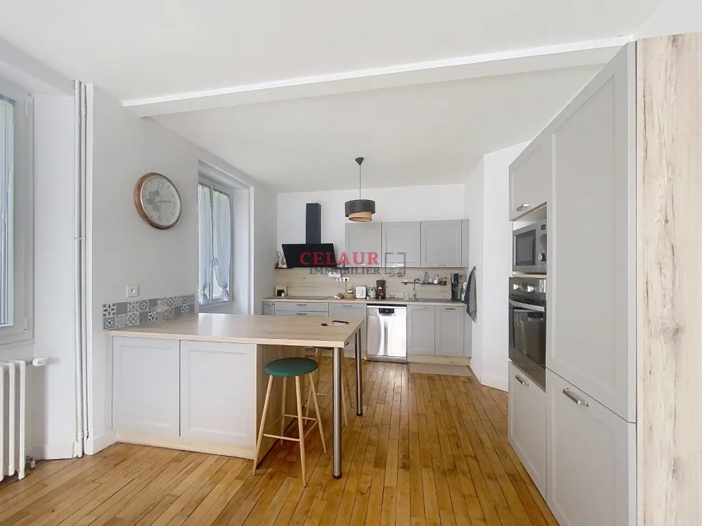 MAISON R&Eacute;NOV&Eacute;E AVEC PISCINE