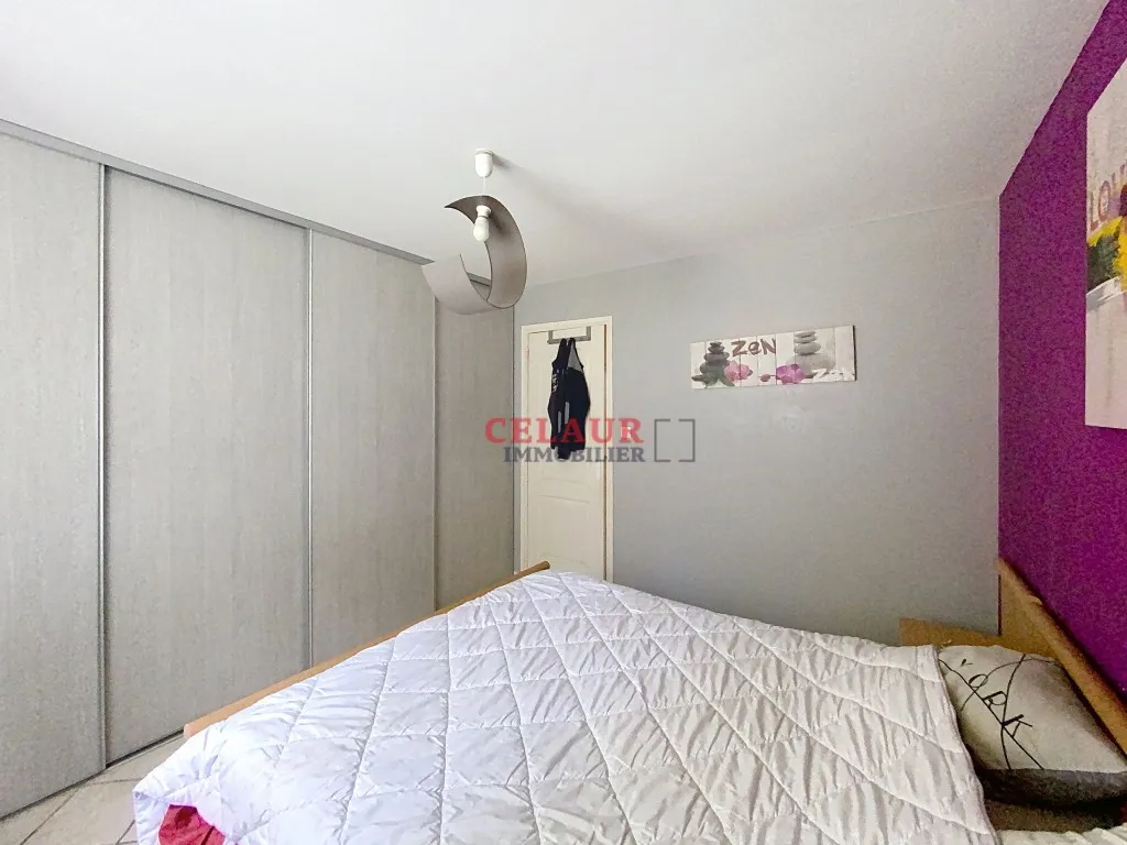 Ensemble immobilier avec logement ind&eacute;pendant, piscine et grand garage