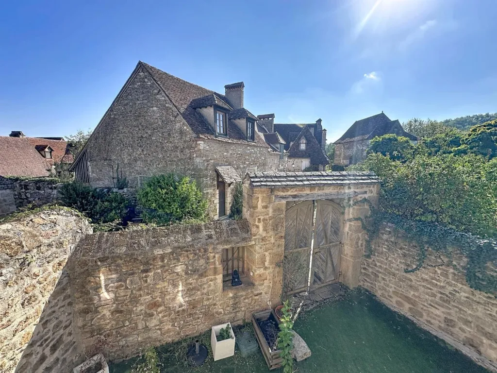 MAISON DE CARACTERE CARENNAC