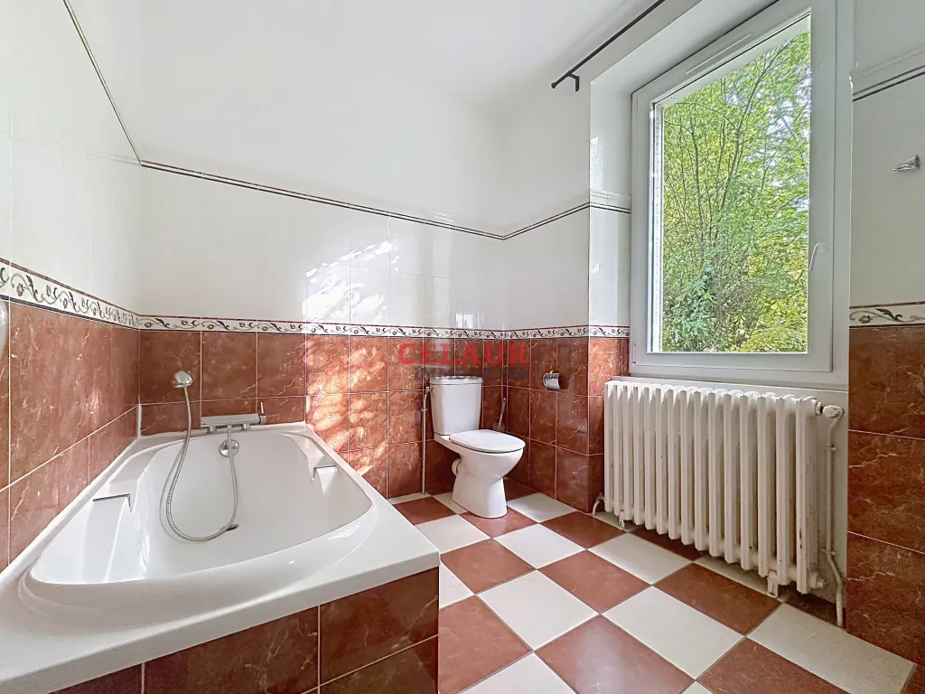 MAISON FAMILIALE 5 CHAMBRES SEILHAC