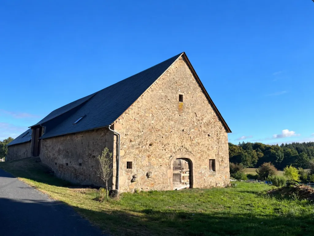 SUPERBE GRANGE AVEC VUE...